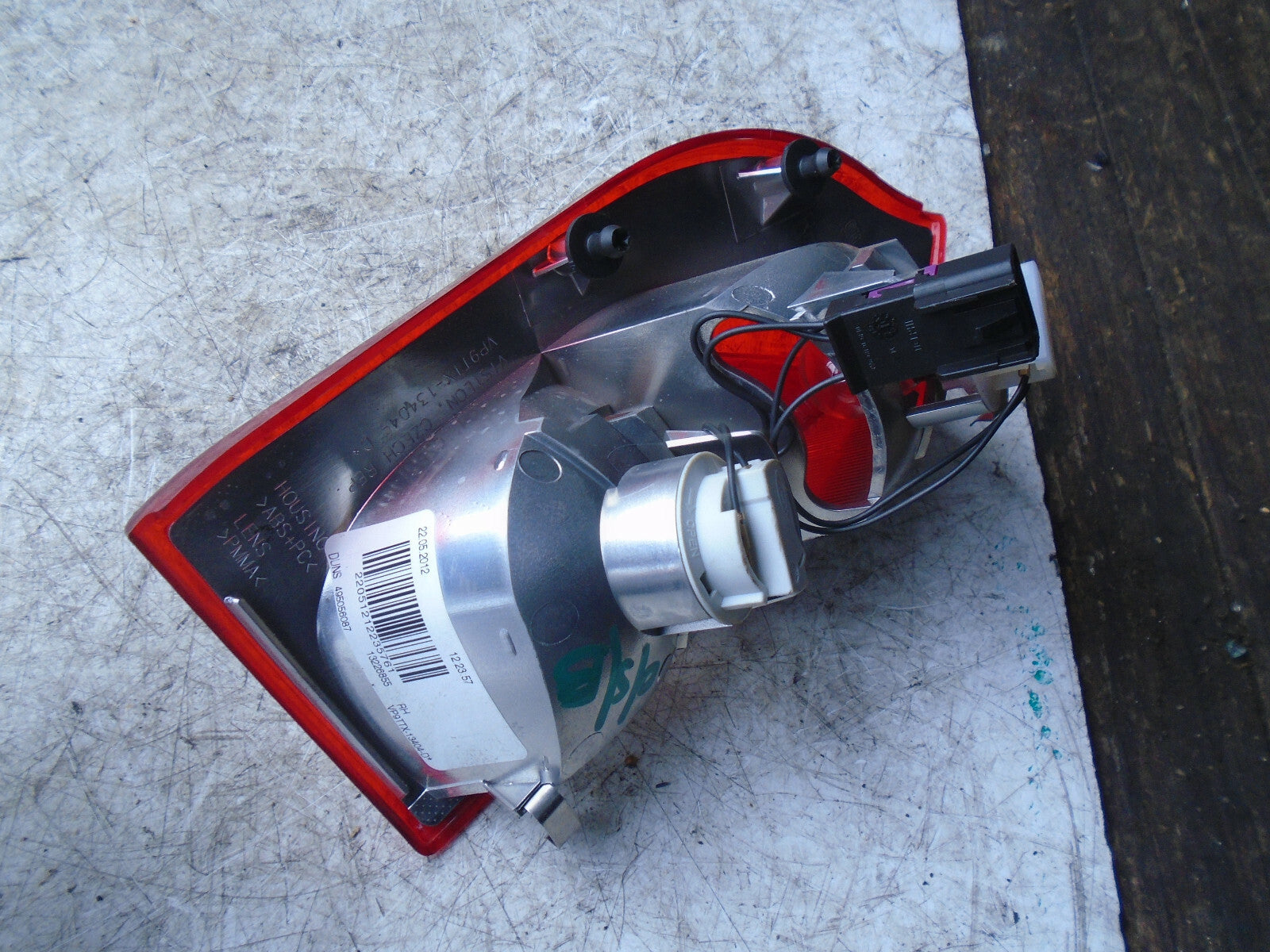VAUXHALL INSIGNIA MK1 2012 OSR DRIVER SIDE REAR INNER TAIL LIGHT 13226855