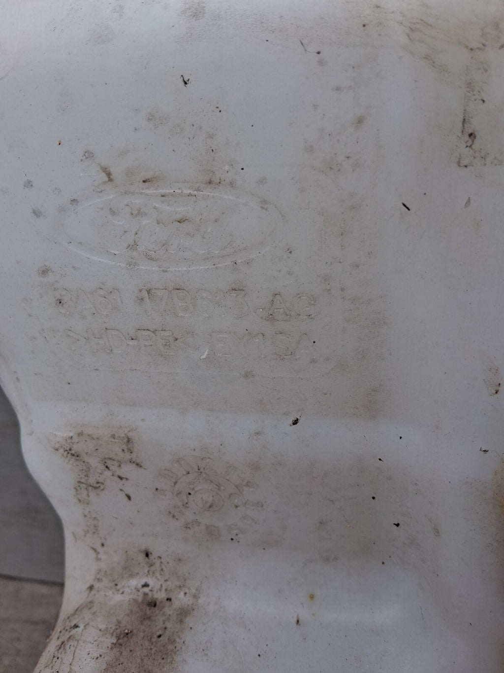 FORD FIESTA MK7 2016 WINDSCREEN WASHER BOTTLE 8A6117B613AC