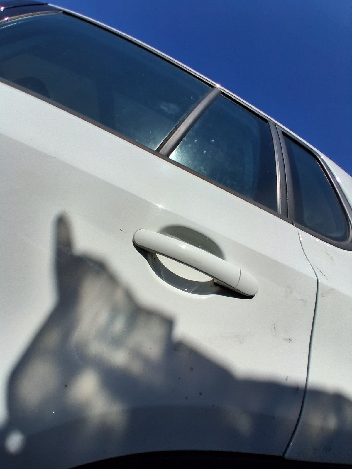 2013 VW VOLKSWAGEN TIGUAN MK1 NSR PASSENGER SIDE REAR DOOR HANDLE WHITE LC9A