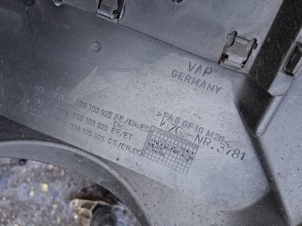 2007 AUDI A4 B7 ENGINE COVER TOP LID BLACK