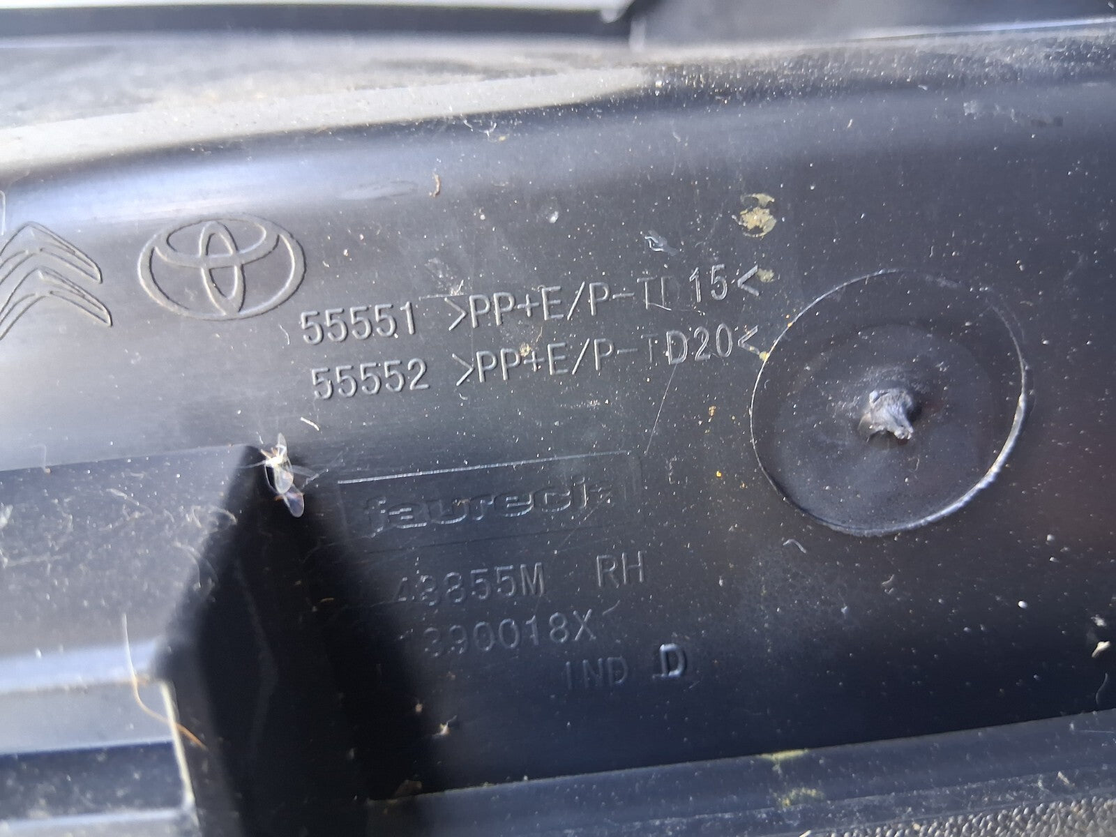 2019 CITROEN C1 MK2 GLOVE BOX FRONT STORAGE COMPARTMENT 555500H020