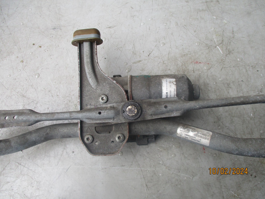 2017 VAUXHALL VIVARO FRONT WIPER  MOTOR AND LINKAGE 0390243508
