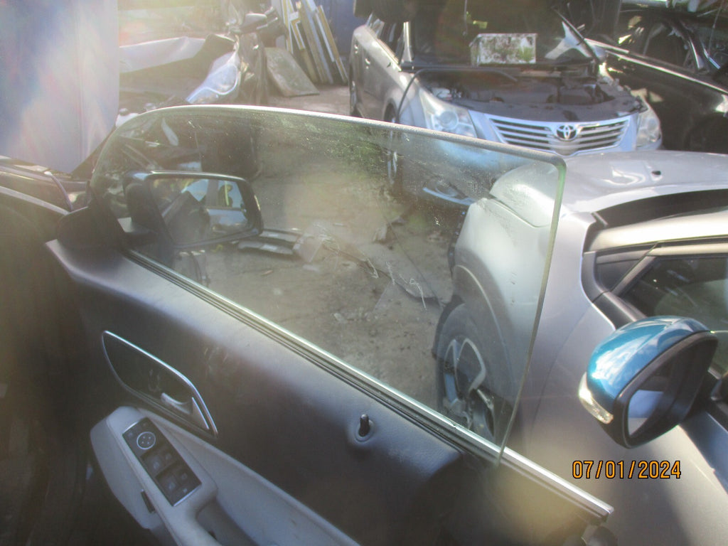 MERCEDES BENZ CLA 2016 C117 OSF DRIVER SIDE FRONT DOOR MAIN WINDOW GLASS