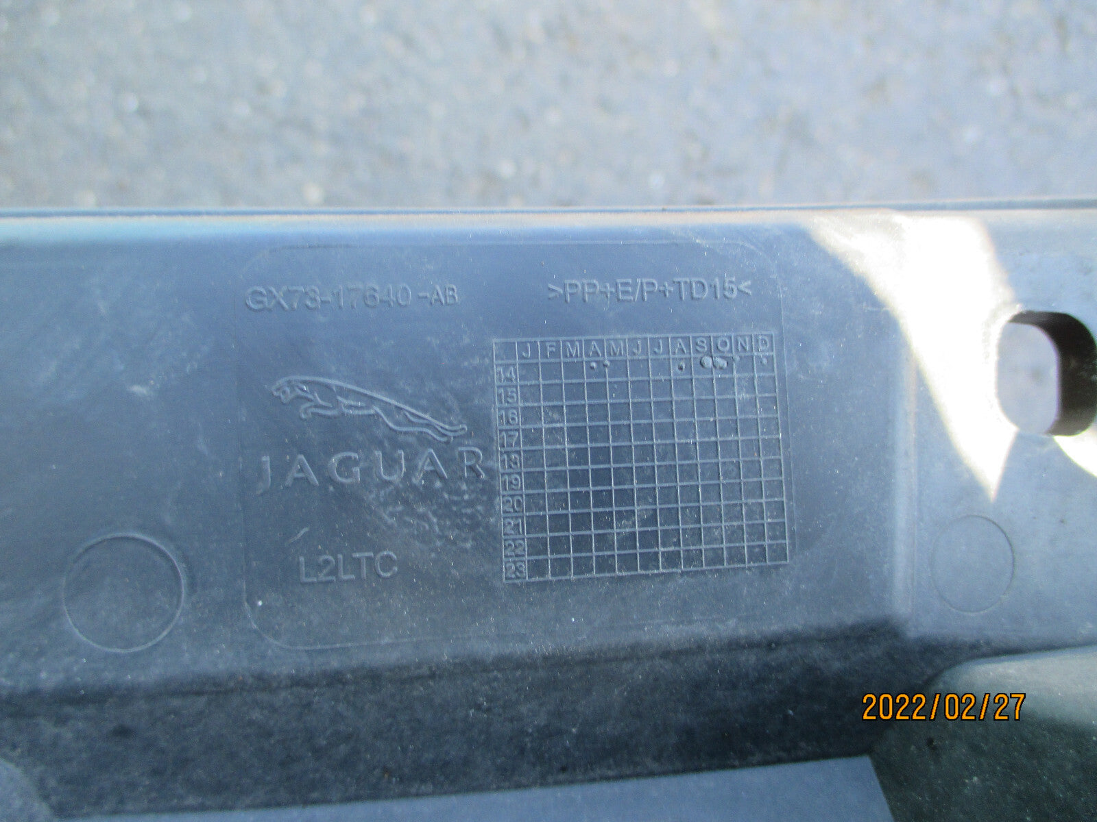 2015 JAGUAR XE 2.0 DIESEL FRONT BUMPER UPPER GRILL TRIM GX7317640AB