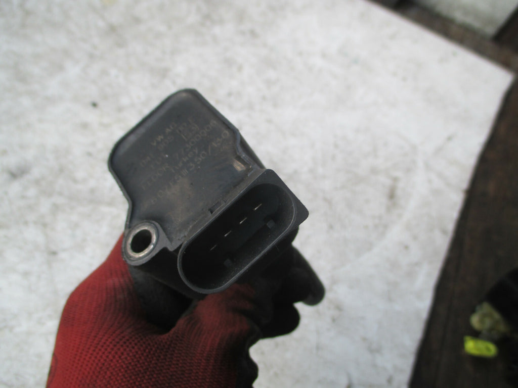 VW VOLKSWAGEN POLO 2017 1.2 PETROL ENGINE IGNITION COIL 04E905110E REF 2