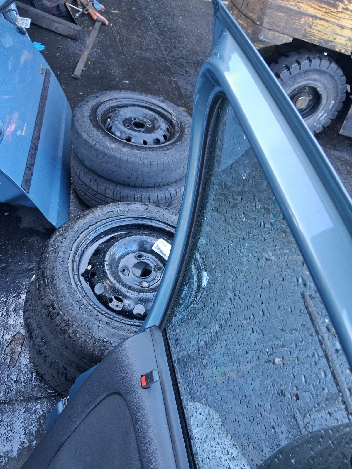 2006 VAUXHALL CORSA C NSF PASSENGER SIDE FRONT LEFT COMPLETE DOOR BLUE