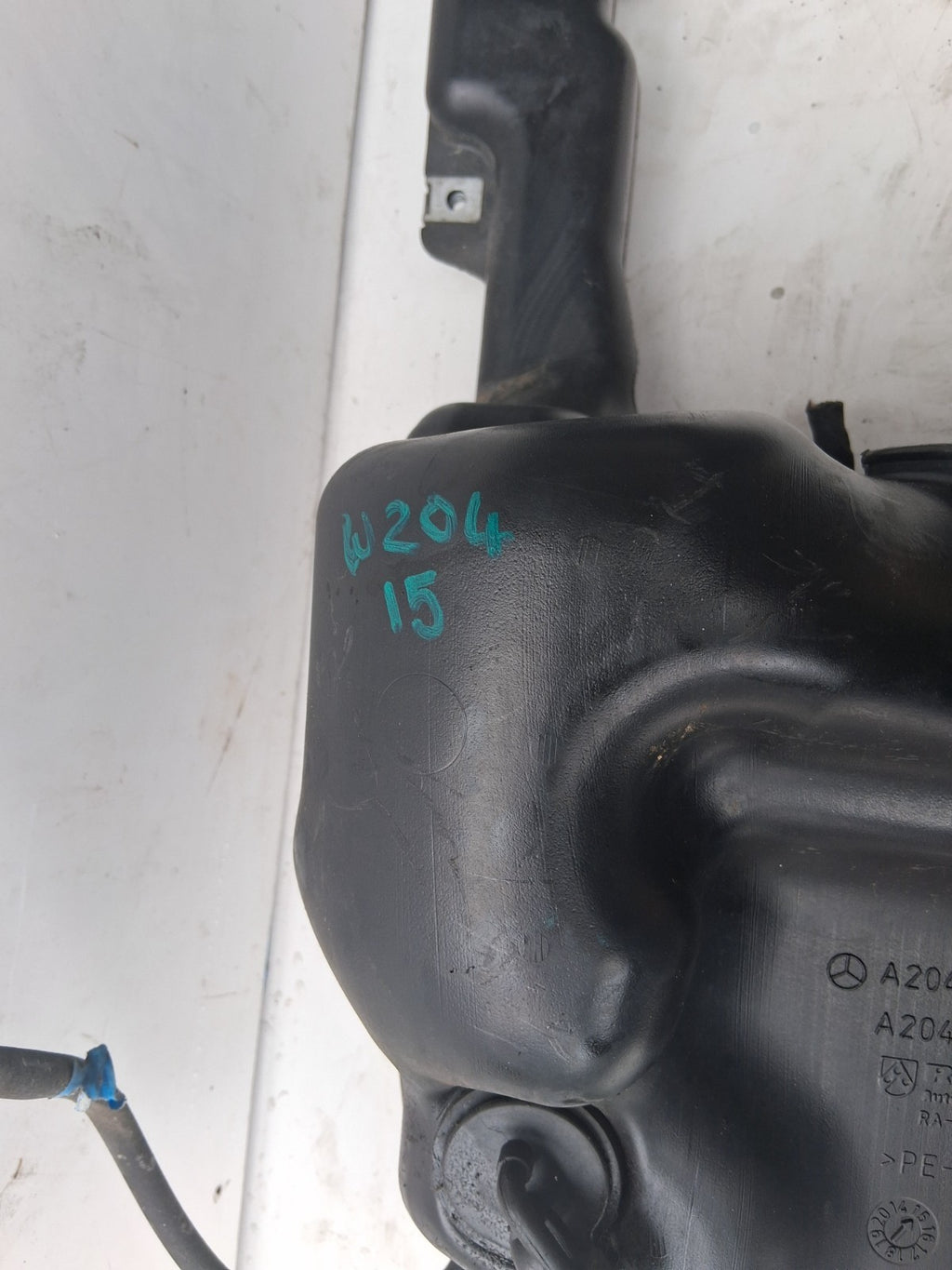 2015 MERCEDES C-CLASS W204 FRONT WINDSCREEN WASHER BOTTLE TANK A2048601960
