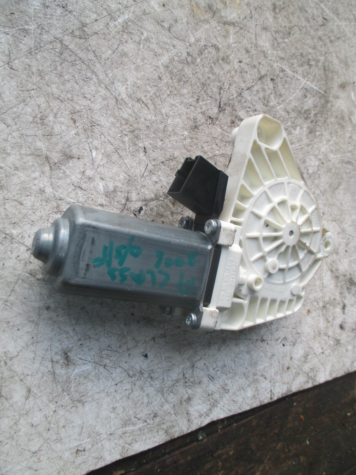 MERCEDES BENZ A CLASS W169 2006 OSF DRIVER FRONT DOOR WINDOW MOTOR A1698201842