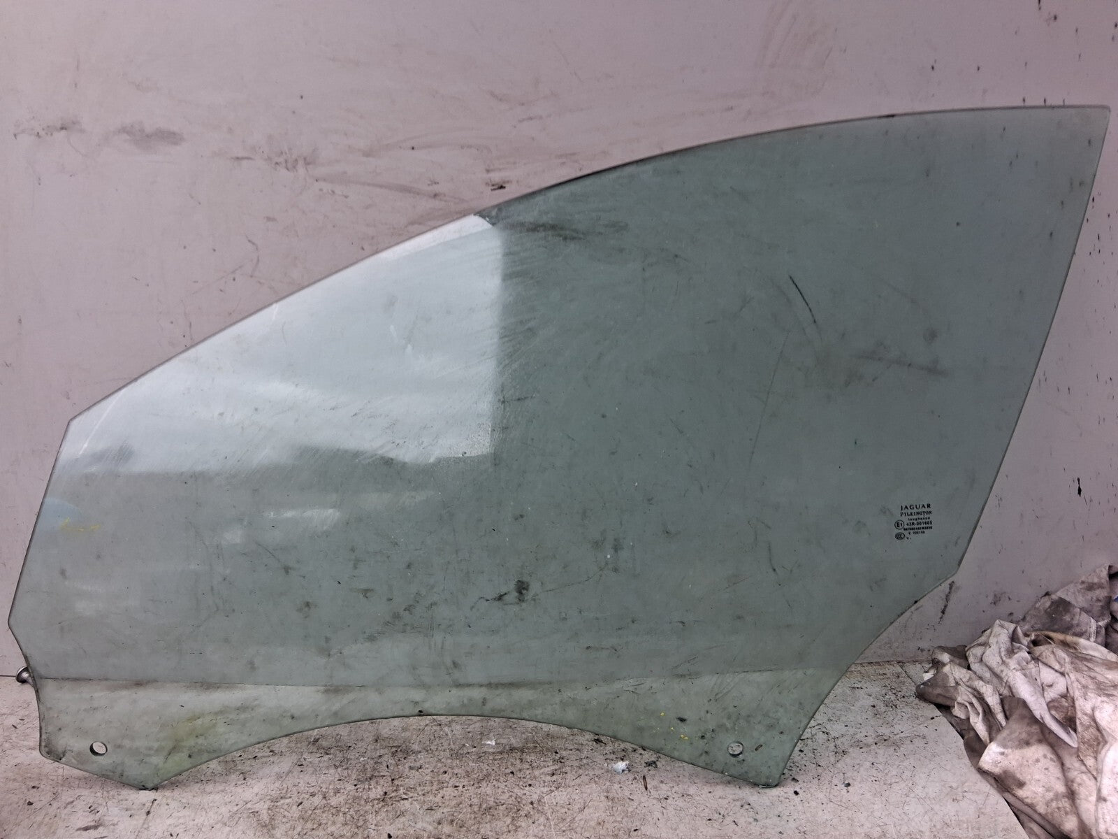 2009 JAGUAR XF X250 NSF PASSENGER SIDE FRONT LEFT WINDOW GLASS 43R001605