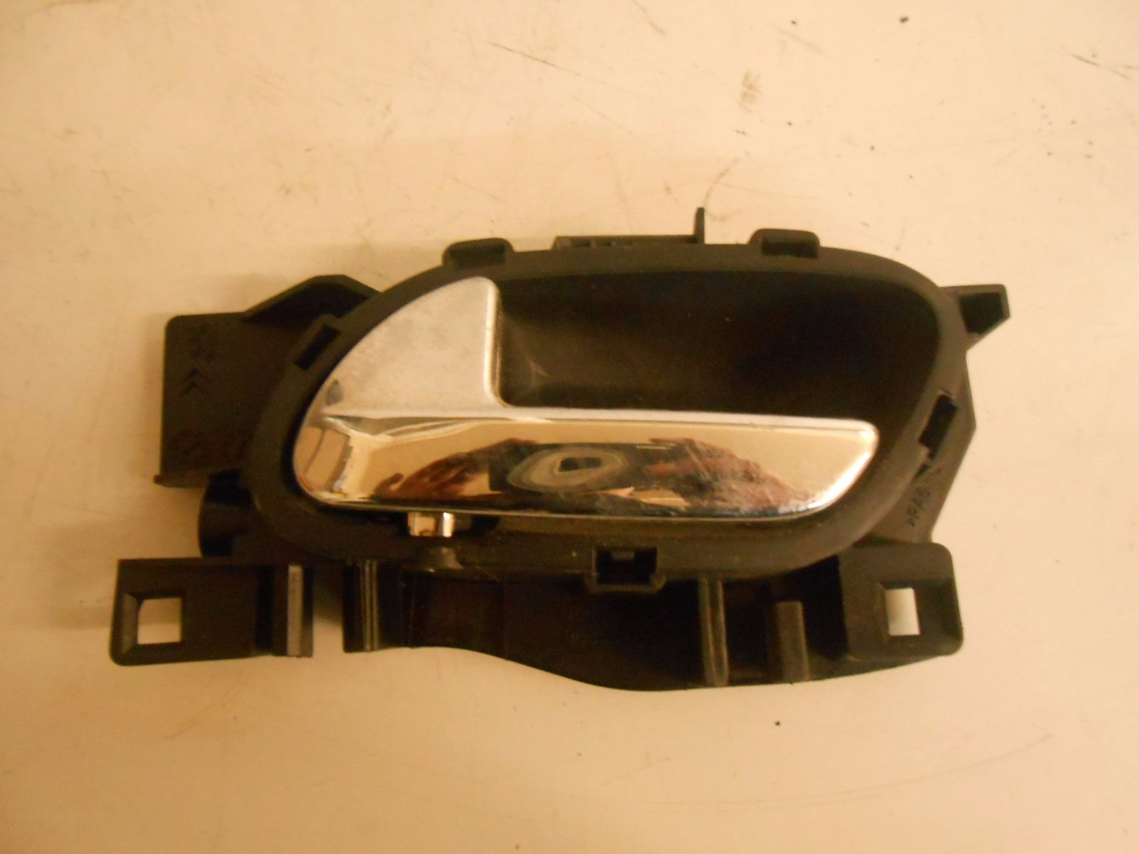 PEUGEOT 5008 2015 NSR PASSENGER SIDE REAR INTERIOR HANDLE CHROME