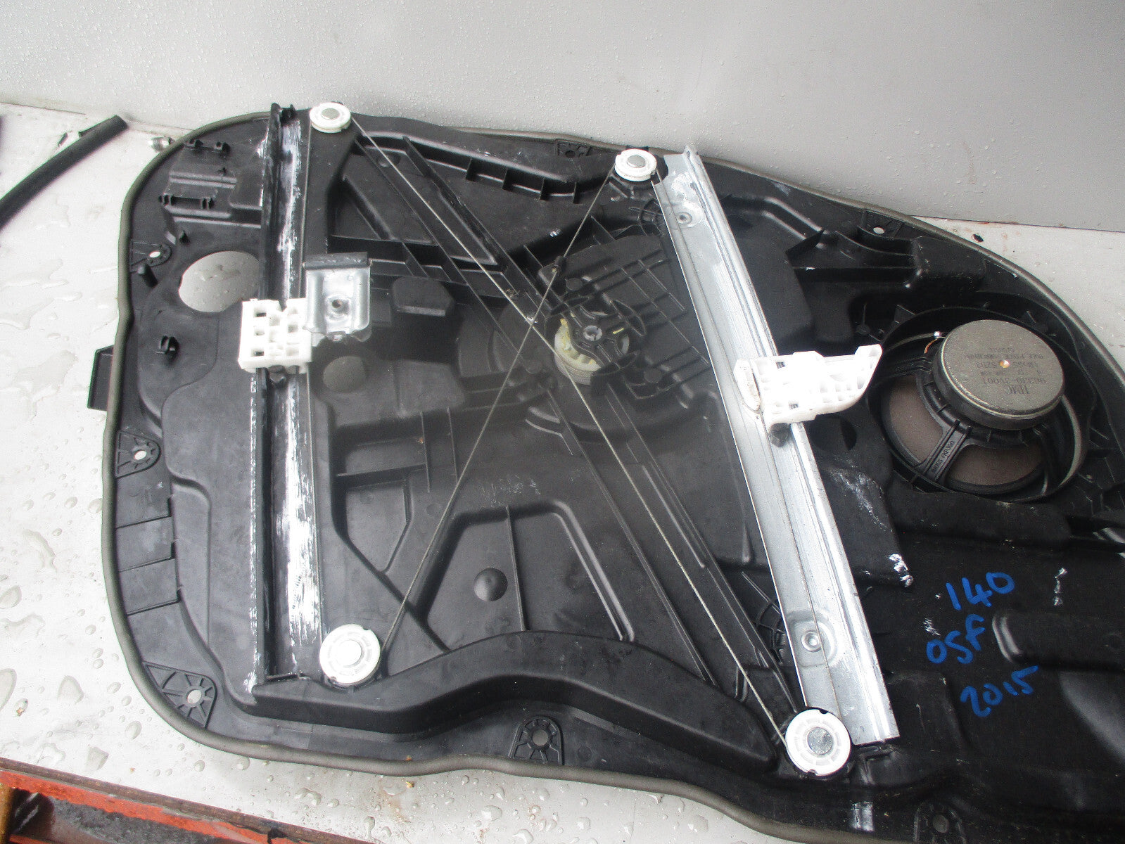 HYUNDAI I40 2015 OSF DRIVER SIDE FRONT WINDOW REGULATOR & MOTOR 824603Z010