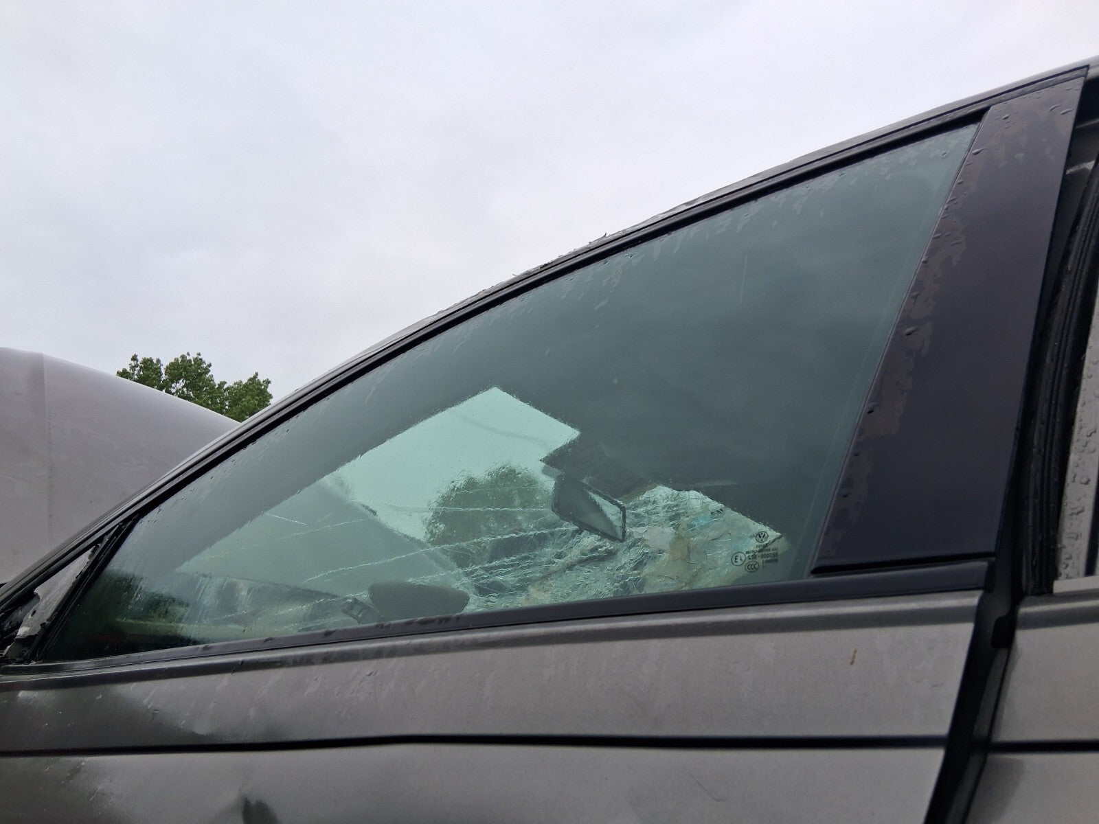 VW VOLKSWAGEN POLO 2018 MK6 NSF PASSENGER SIDE FRONT LEFT WINDOW GLASS