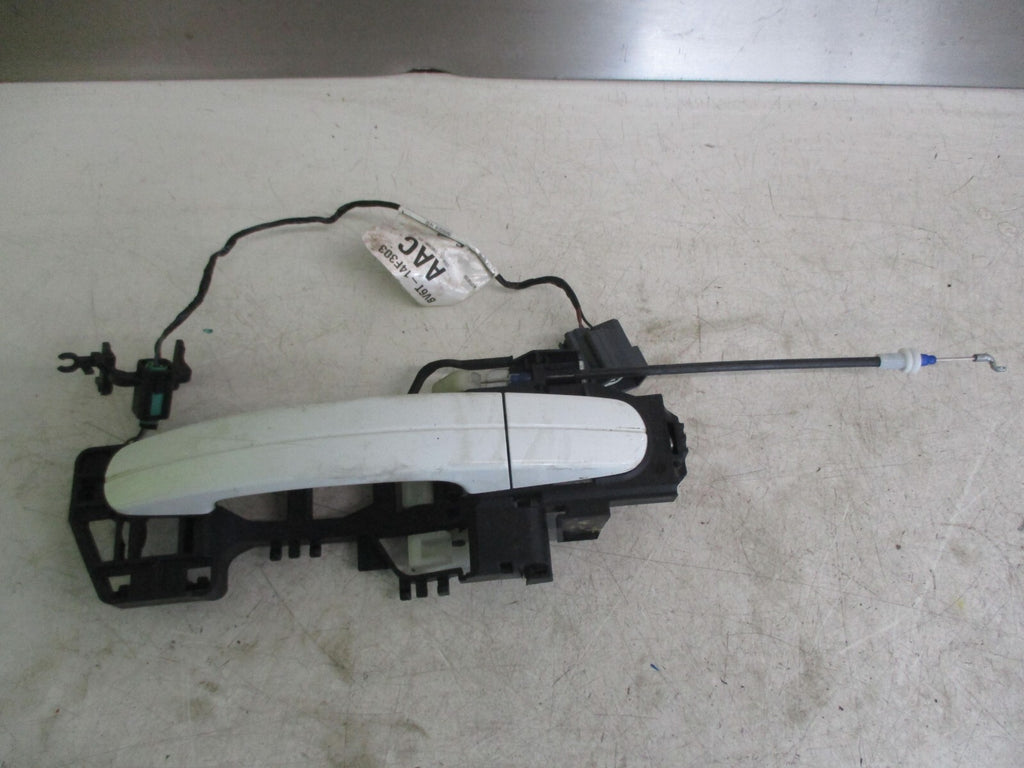 FORD FOCUS MK3 2017 HATCHBACK NSR PASSENGER SIDE REAR EXTERIOR DOOR HANDLE WHITE
