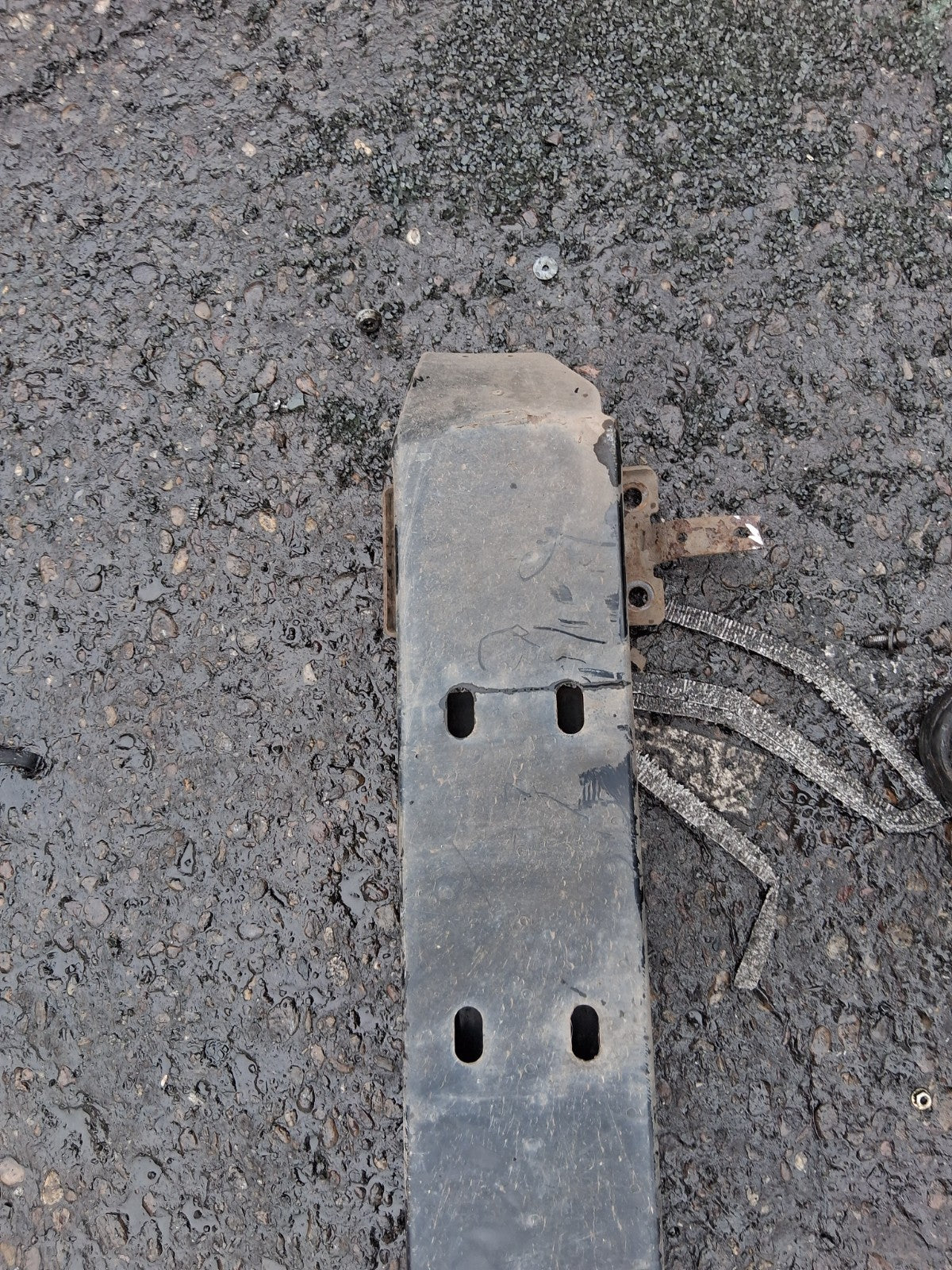 2005 VAUXHALL CORSA C REAR BUMPER CRASH BAR REINFORCEMENT BAR