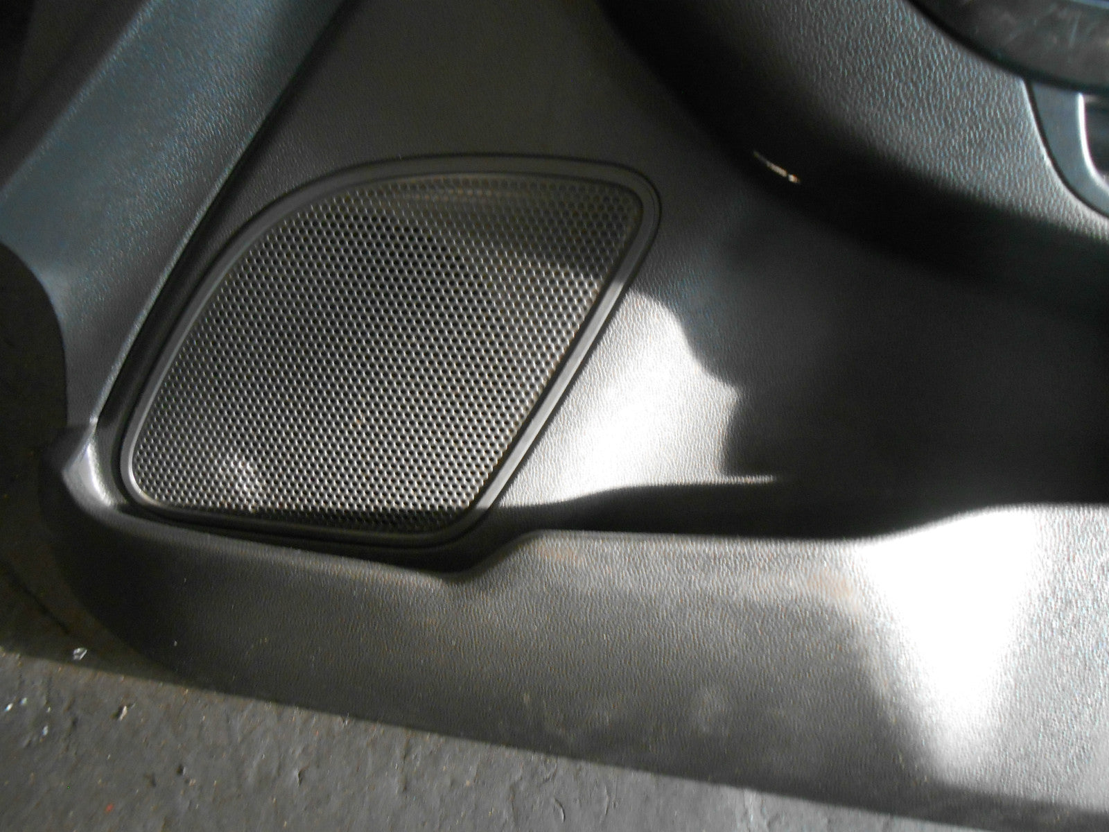 FORD FIESTA MK7 2010 5 DOOR OSF DRIVER SIDE FRONT DOOR CARD PANEL SWITCH