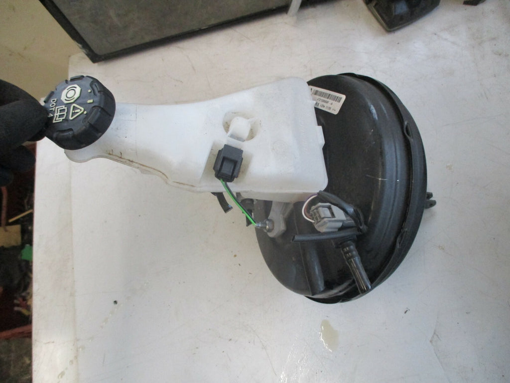RENAULT CLIO X98 MK4 2019 BRAKE SERVO UNIT & MASTER CYLINDER 472109569R
