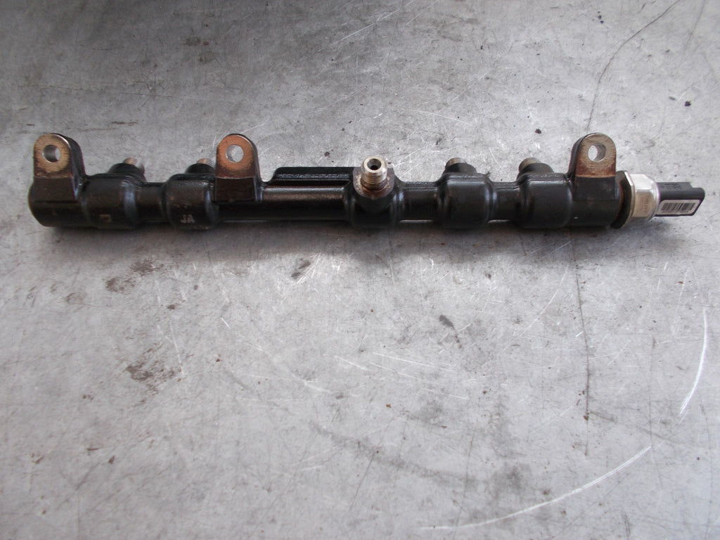 FORD MONDEO MK3 2000-2007 2.0 TDCi (FMBA) DIESEL FUEL INJECTOR RAIL 2S7Q9D280AE