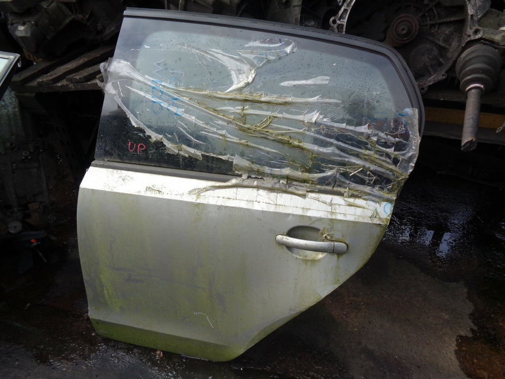 VW VOLKSWAGEN UP 1.0 NSR PASSENGER SIDE REAR COMPLETE DOOR SILVER DAMAGED