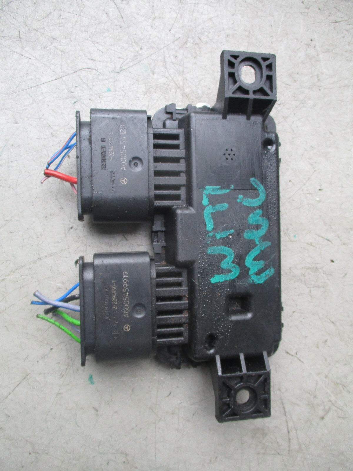 2018 MERCEDES BENZ A CLASS W176 FUEL PUMP CONTROL MODULE A0009008214