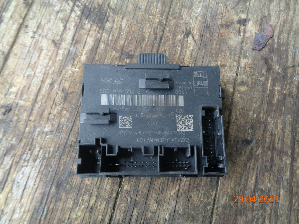 VW VOLKSWAGEN PASSAT 2018 DOOR CONTROL ECU MODULE UNIT 5Q0959953E