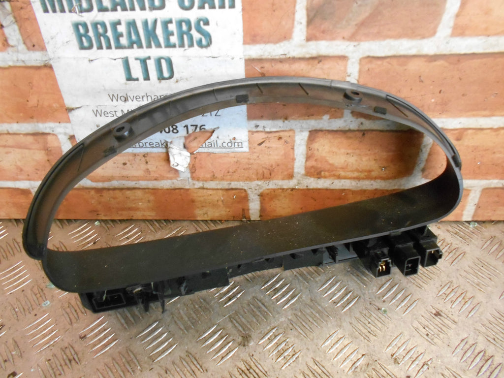 KIA SPORTAGE MK1 2003 SPEEDO CLOCKS SURROUND HAZARD MIRROR WASHER SWITCH