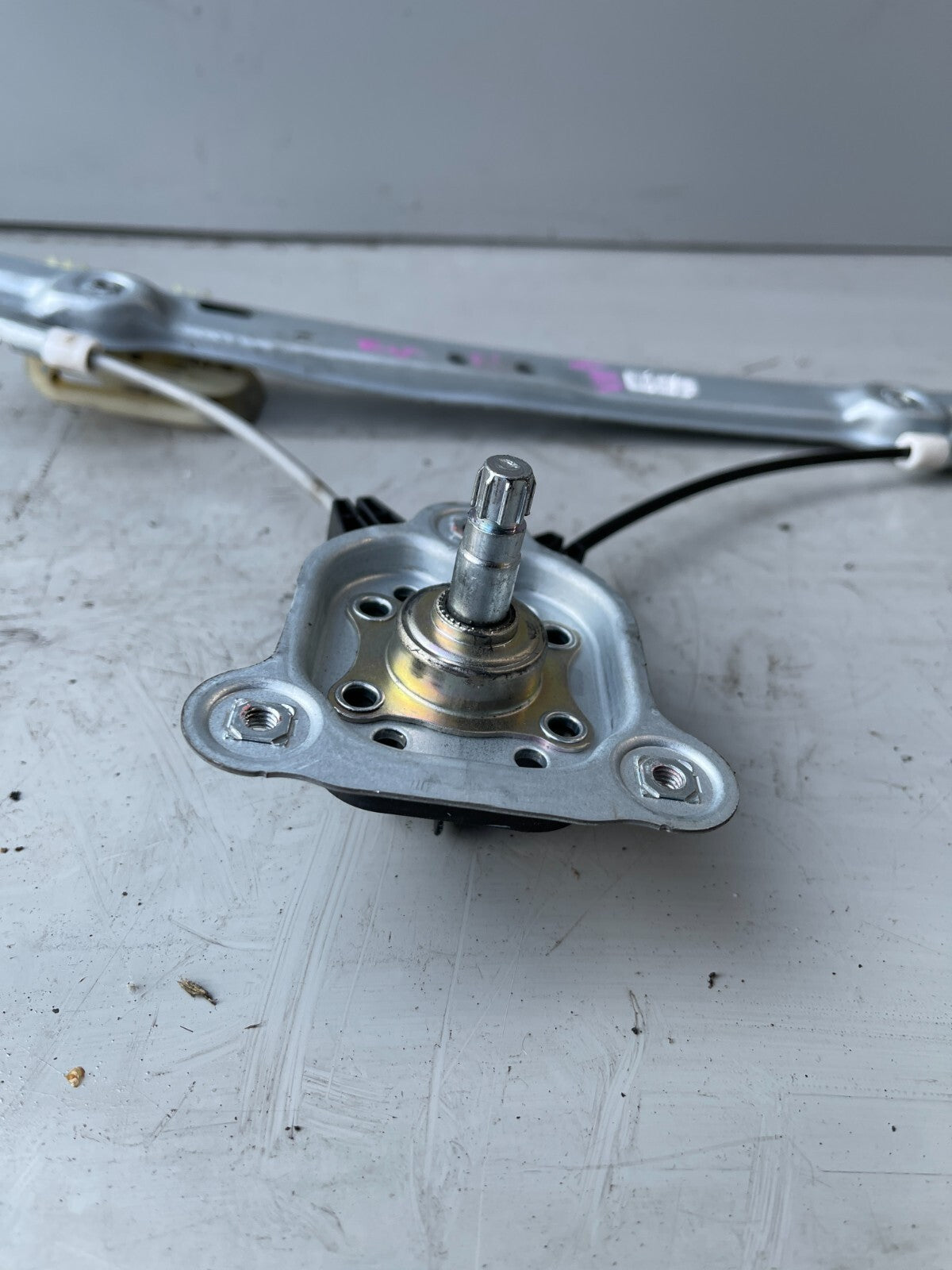 VAUXHALL VIVA REAR PASSENGER SIDE WONDOW REGULATOR 424399482