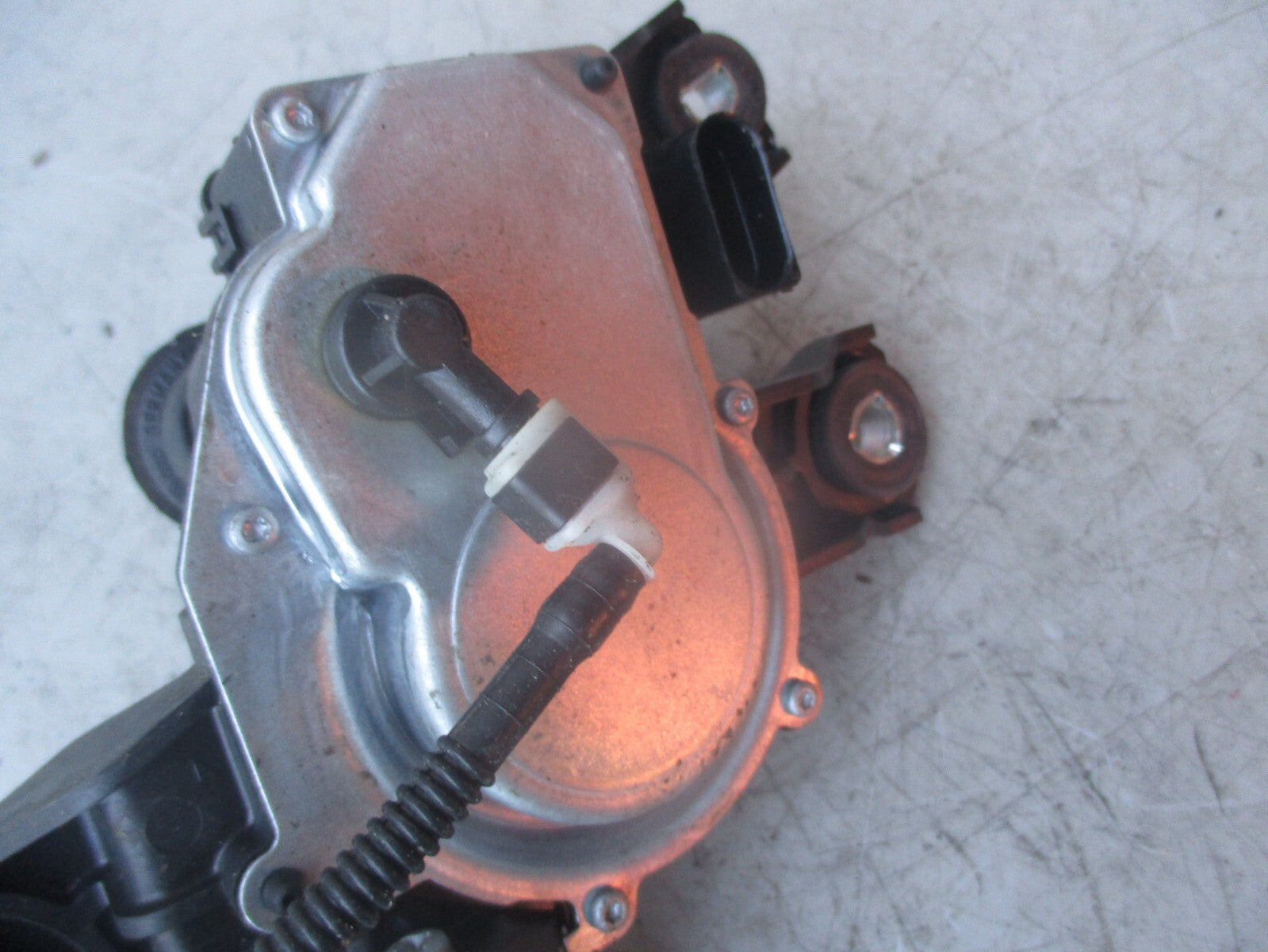 VW VOLKSWAGEN PASSAT B6 REAR WIPER MOTOR 53032812
