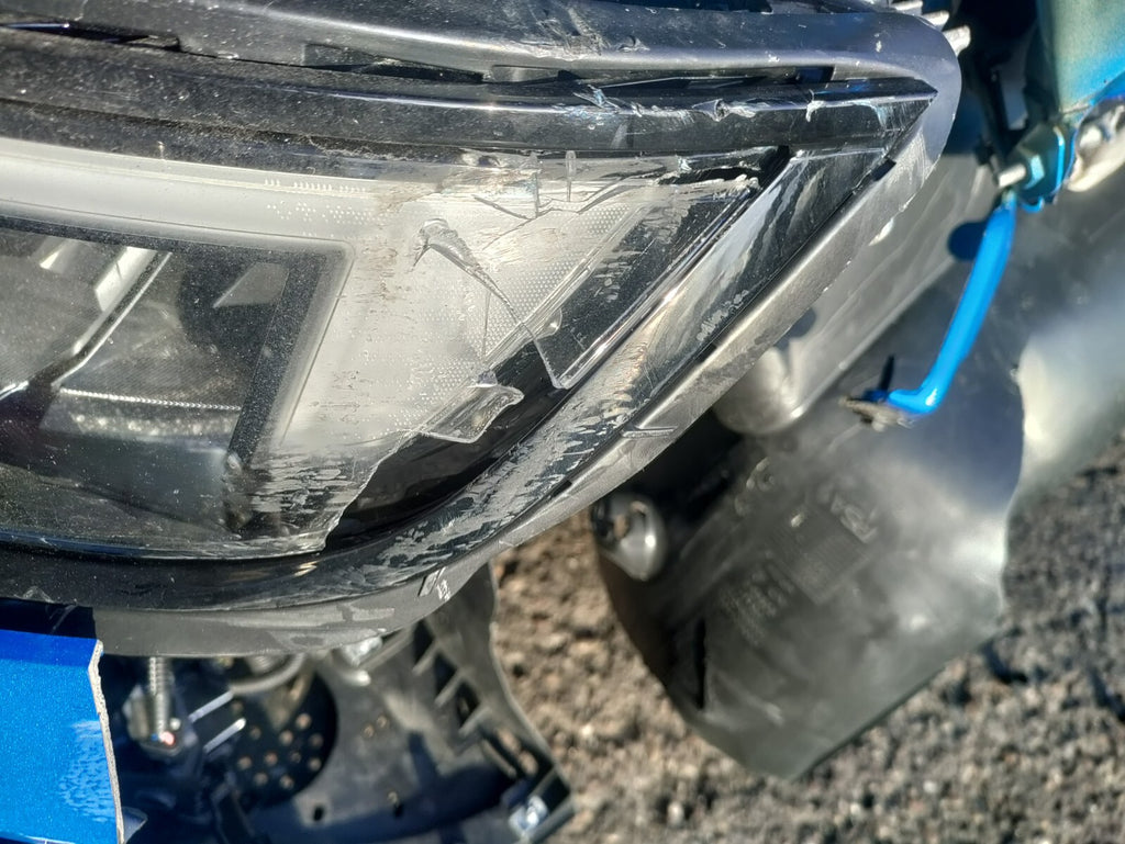 2024 VAUXHALL ASTRA L ESTATE NSF PASSENGER SIDE HEADLIGHT DAMAGED 9858777480
