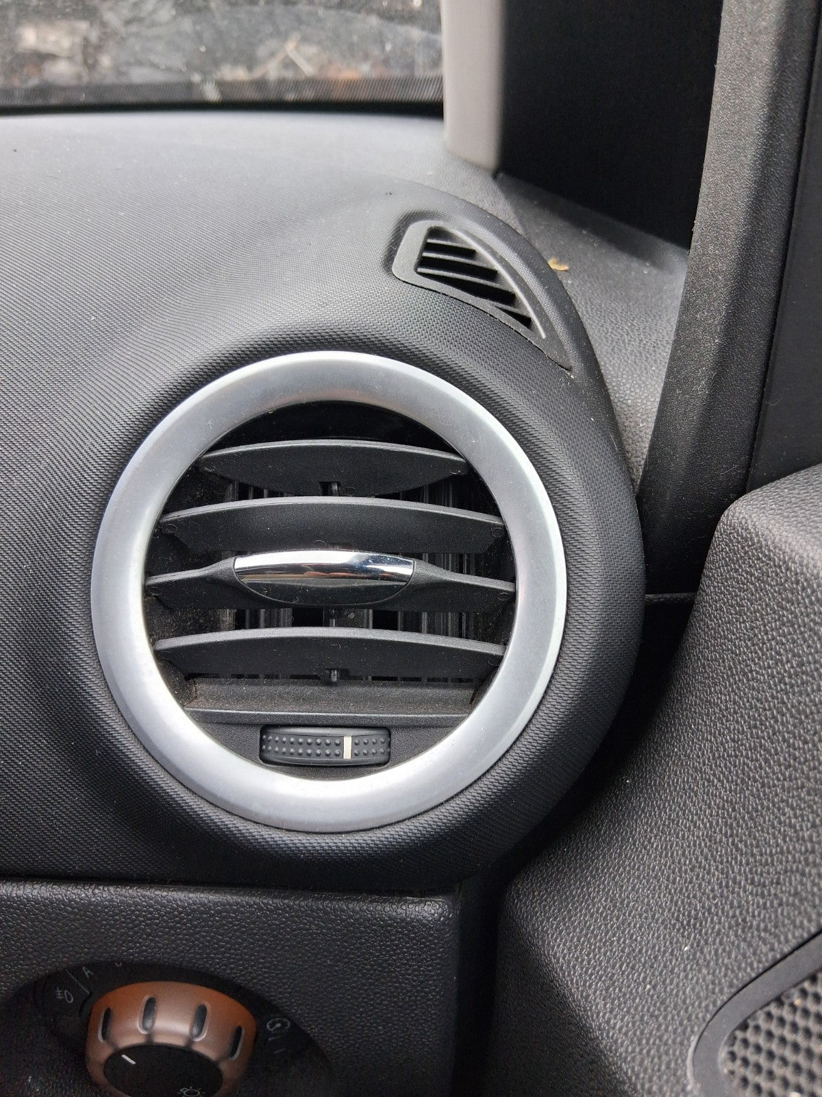 2009 VAUXHALL CORSA D OSF DRIVER SIDE FRONT RIGHT AIR VENT