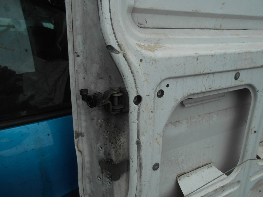 IVECO DAILY 29L10V 2003 SWB NS PASSENGER SIDE BARE SLIDING DOOR WHITE