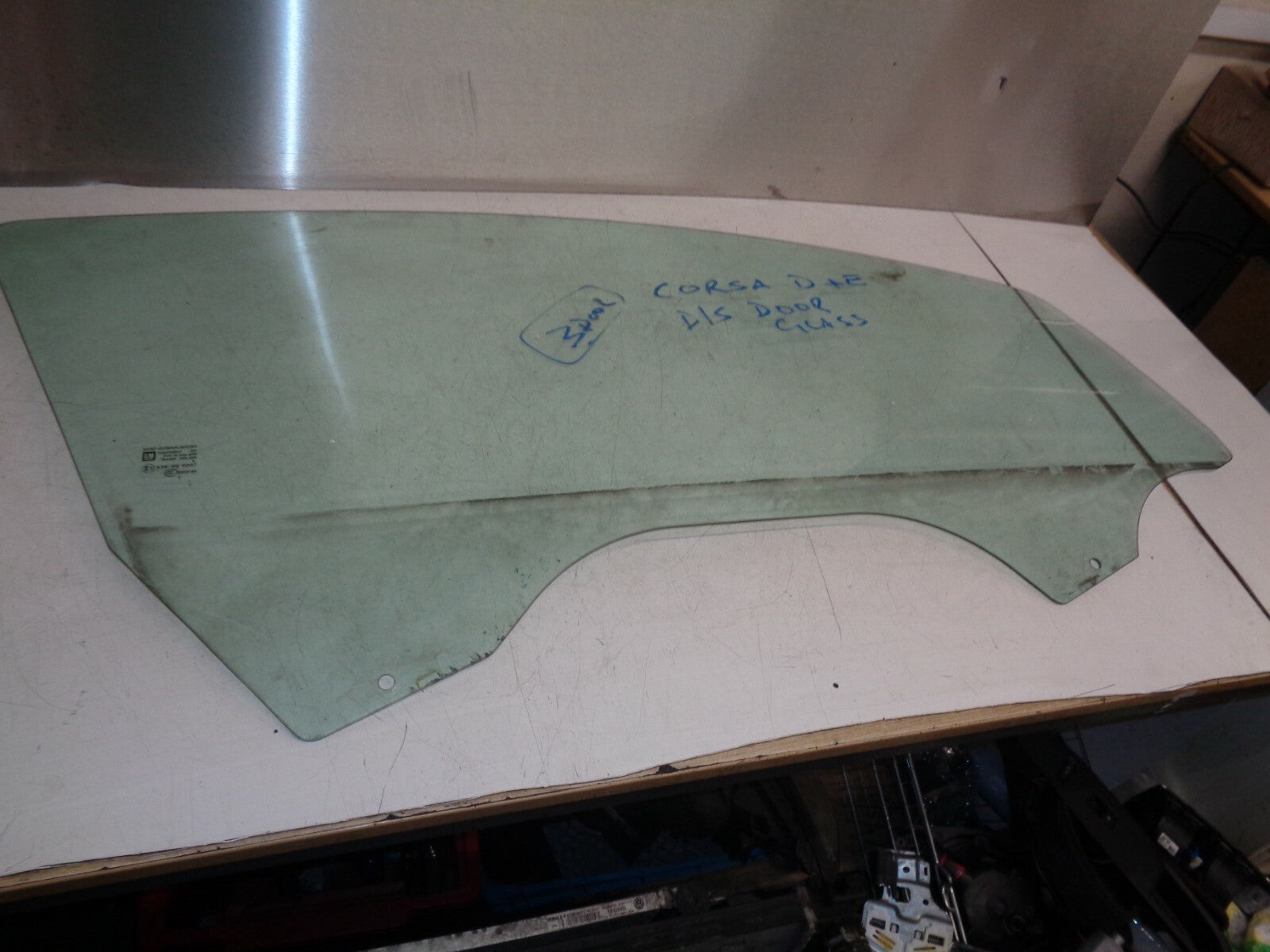 VAUXHALL CORSA D + E 3 DOOR OS DRIVER SIDE DOOR WINDOW GLASS