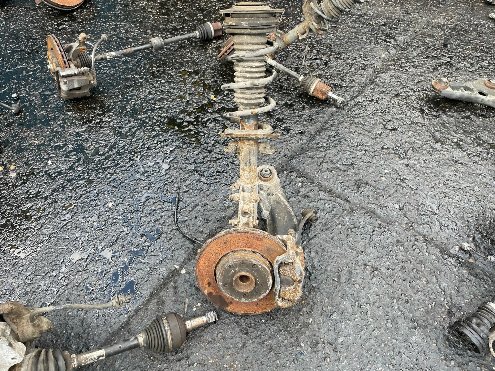 2013 RENAULT KANGOO MK2 1.5 DIESEL OS DRIVER SIDE SHOCK SPRING HUB LEG ARM