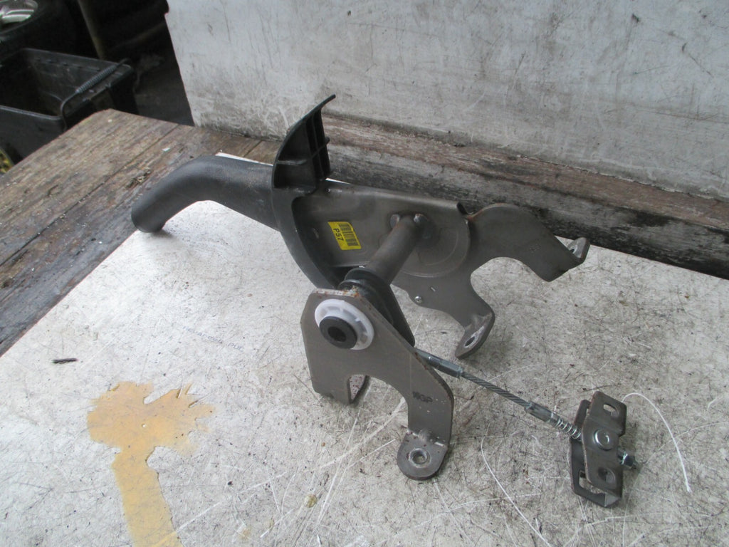 KIA VENGA 2018 MANUAL PARKING HANDBRAKE LEVER MECHANISM