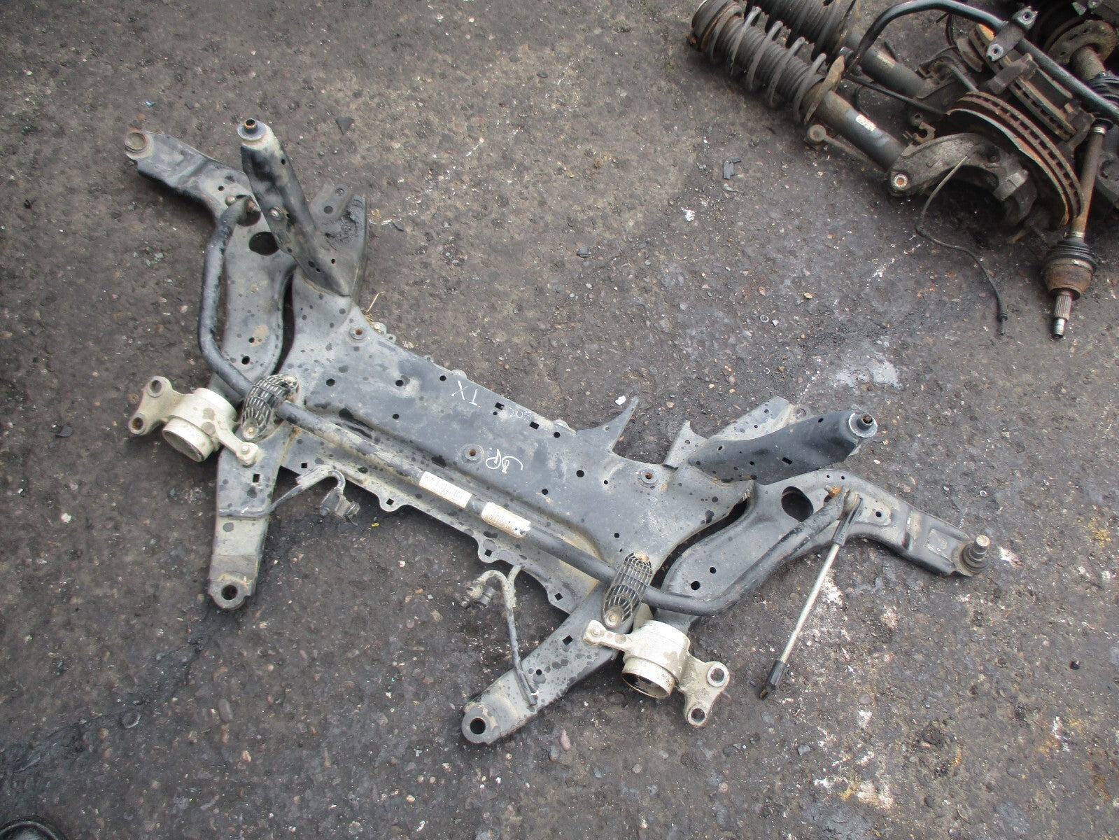 BMW X1 F48 2.0 DIESEL FRONT SUBFRAME CRADLE 6872729