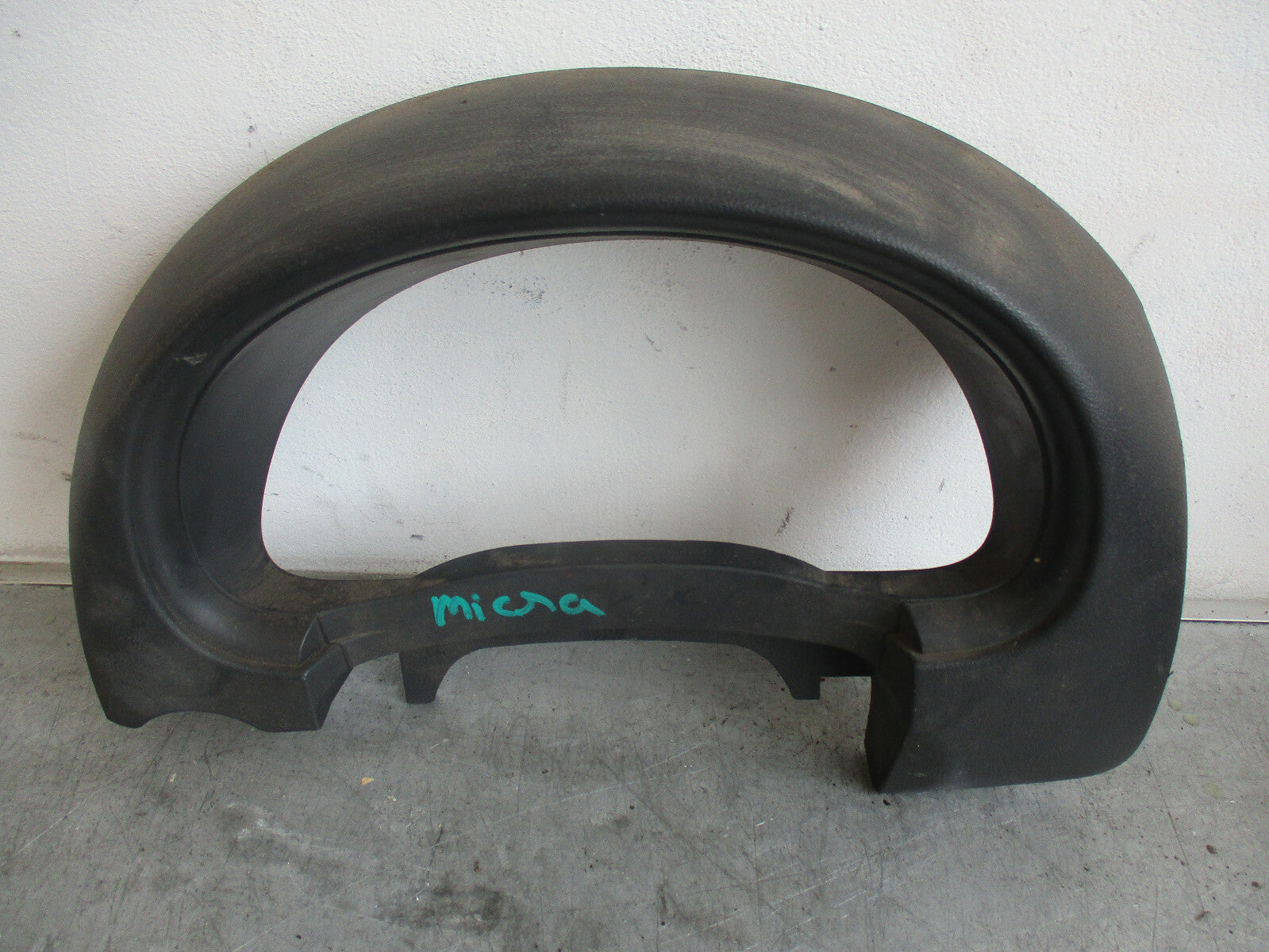 NISSAN MICRA K13 SPEEDO CLOCK SURROUND TRIM 68410 1HA0A