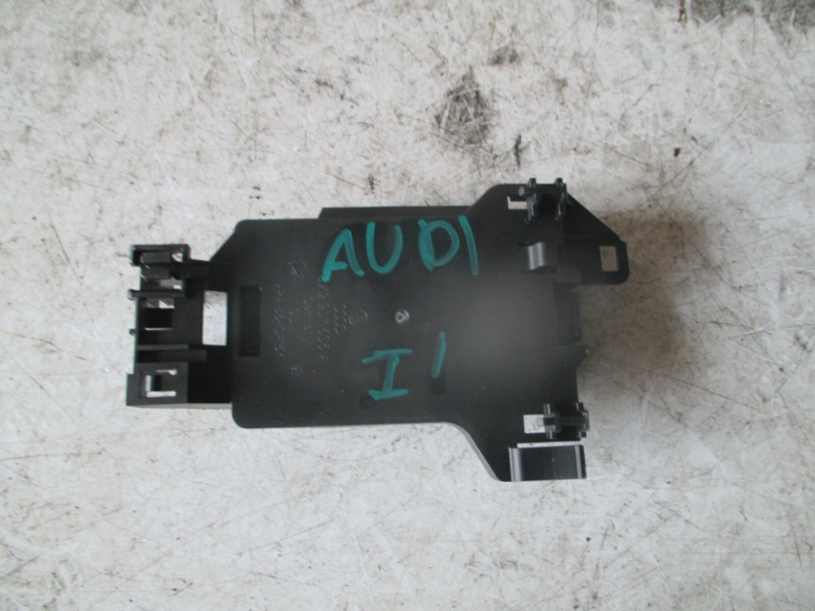 AUDI A1 2015 8X PARKING DISTANCE CONTROL MODULE 8X0919475