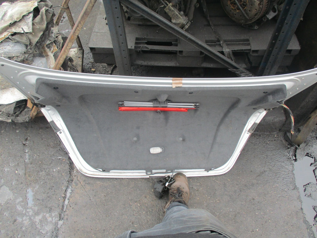 MERCEDES E CLASS W211 BOOTLID TAILGATE BOOT COMPLETE SILVER
