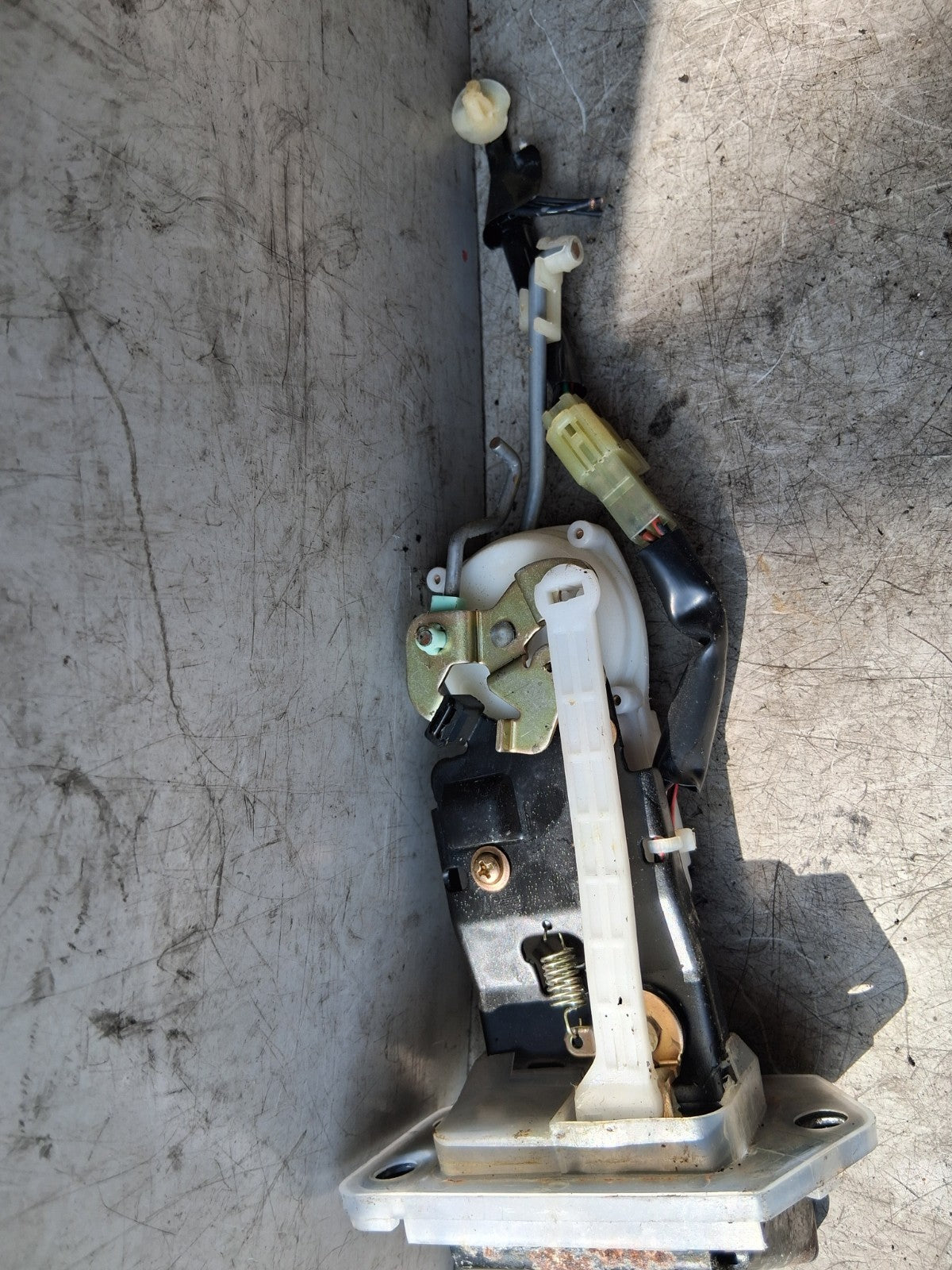 SUZUKI WAGON R 2003 REAR TAILGATE BOOT LOCK MECHANISM