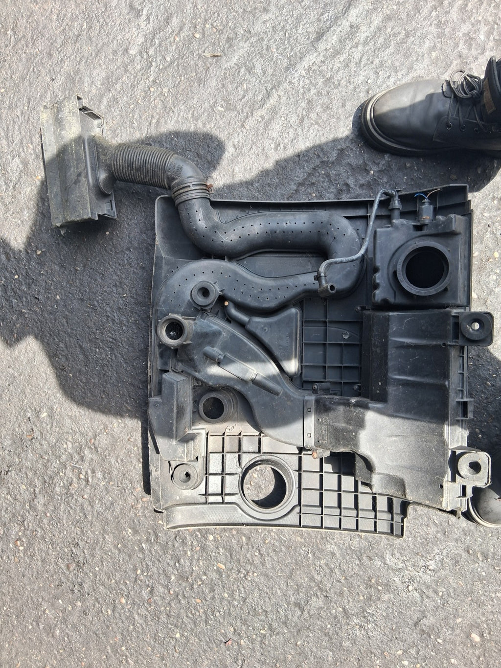VW VOLKSWAGEN GOLF 2005 MK5 ENGINE COVER TOP LID 03C129607K