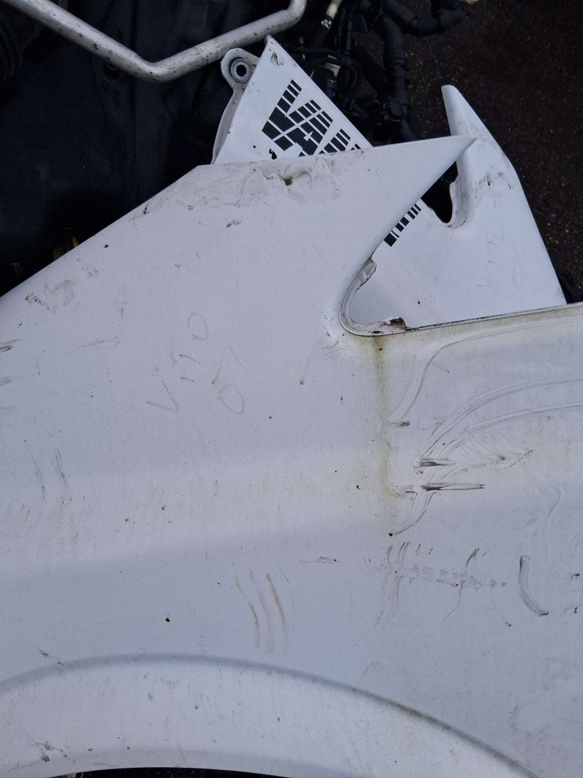 MERCEDES BENZ VITO W639 2007 NSF PASSENGER SIDE FRONT WING PANEL WHITE
