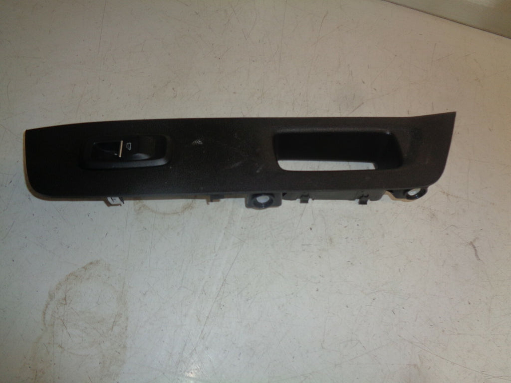 FORD ECOSPORT MK2 2017 NS PASSENGER FRONT DOOR WINDOW SWITCH CN15A23942A
