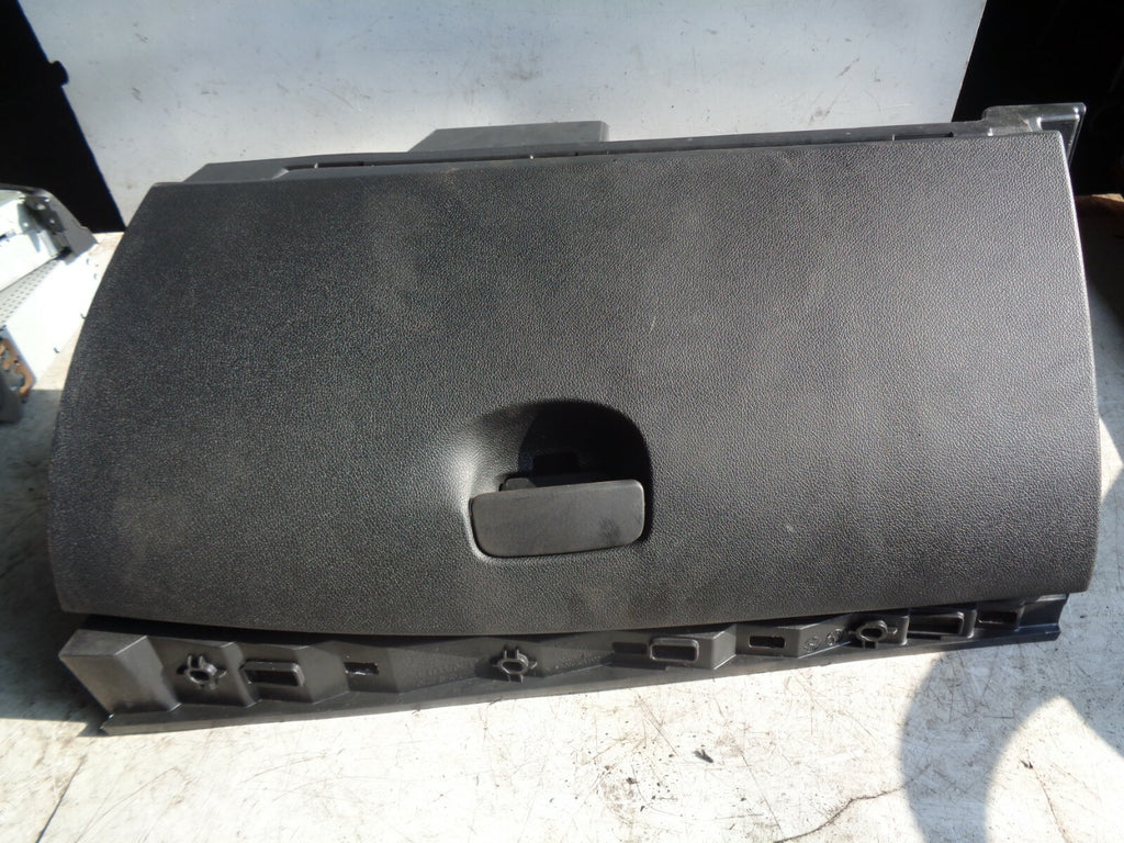 RENAULT MEGANE MK3 NS PASSENGER SIDE GLOVE BOX COMPARTMENT 681080011R
