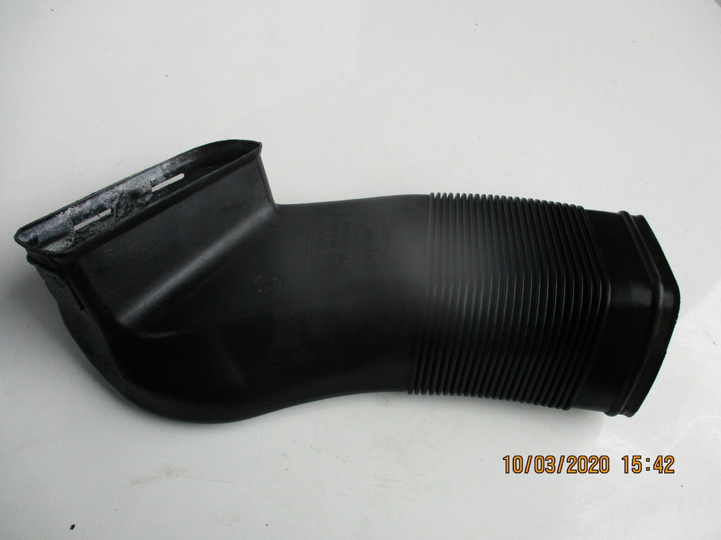AUDI A6 C6 2008 AIR FILTER INTAKE PLASTIC DUST HOSE PIPE 8D0129617E