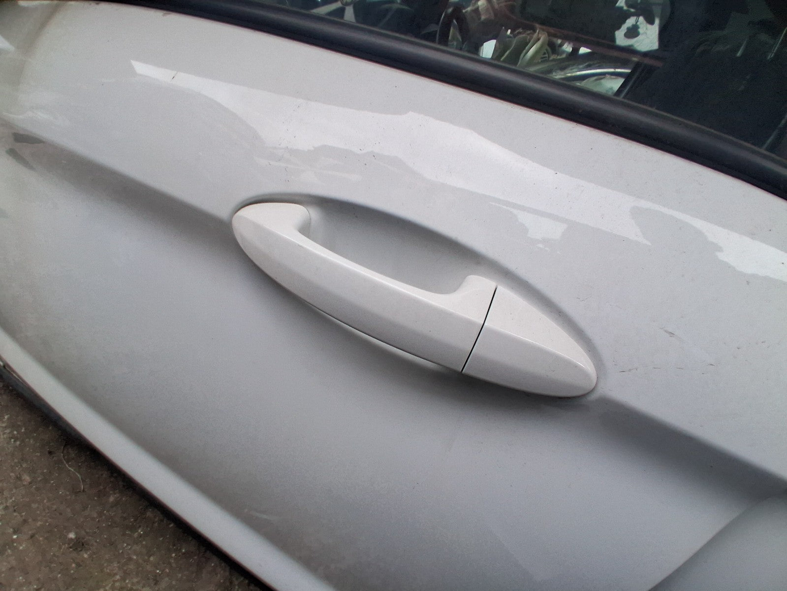2018 FORD KA + PLUS MK3 HATCHBACK NSF PASSENGER SIDE FRONT DOOR HANDLE WHITE
