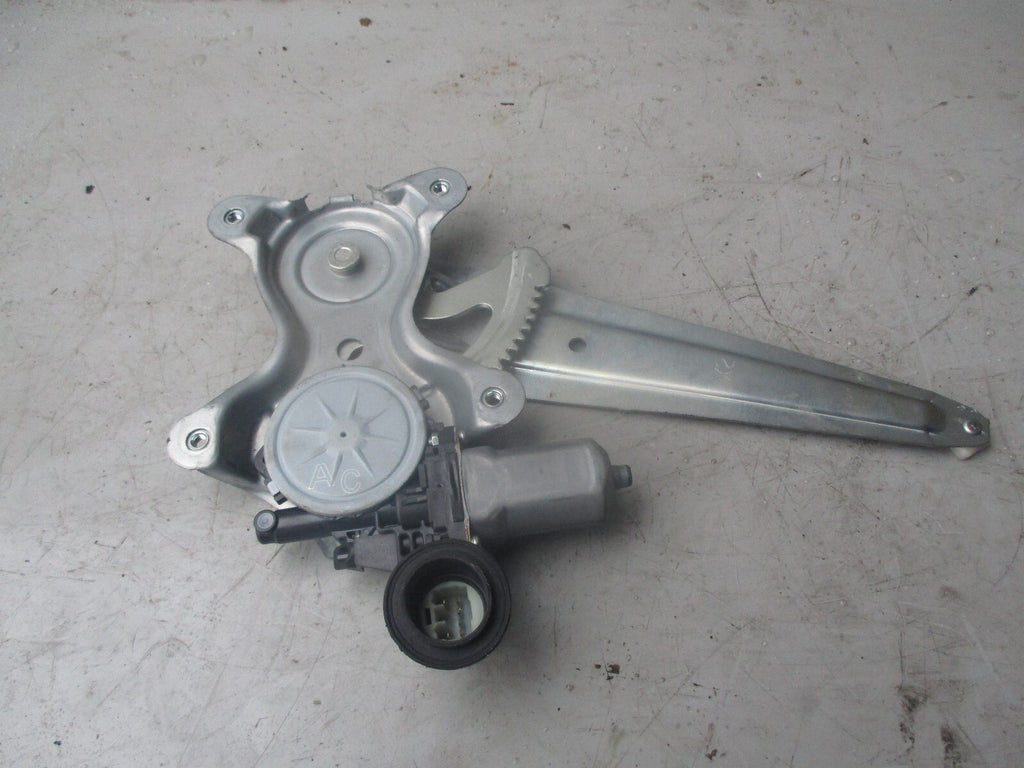 TOYOTA YARIS 2016 OSR DRIVER SIDE REAR WINDOW REGULATOR & MOTOR