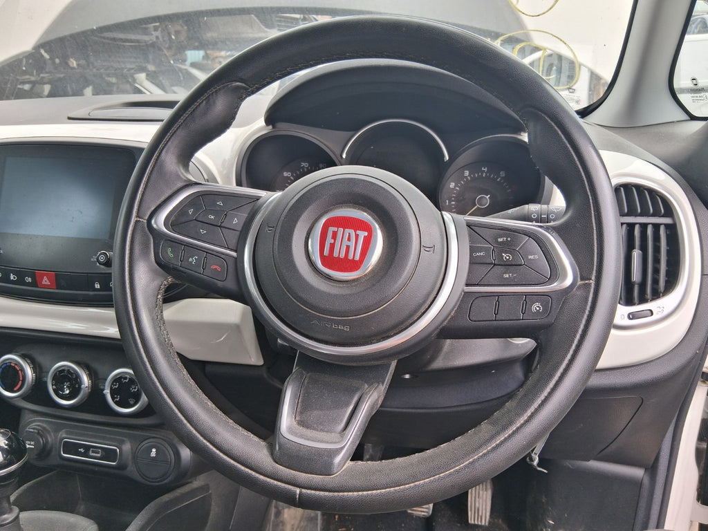 2019 FIAT 500L HATCH 3 SPOKE MULRIFUNCTION LEATHER STEERING WHEEL NO AIRBAG