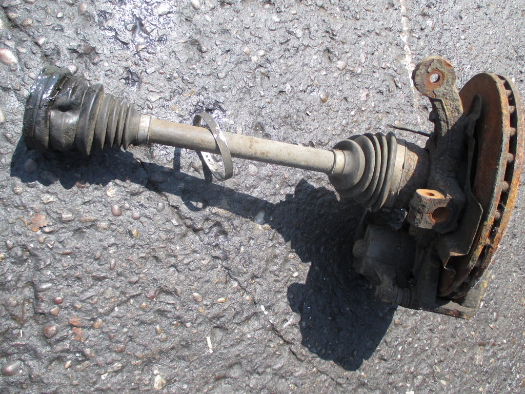 HYUNDAI I30 MK1 1.6 2010 NSF PASSENGER SIDE FRONT WHEEL HUB WITH DRIVESHAFT