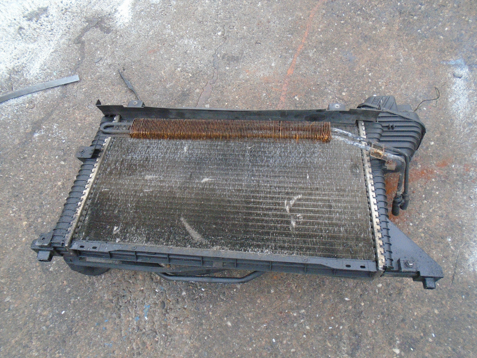 MERCEDES BENZ SPRINTER MK1 2006 2.3 PETROL FRONT RADIATOR PACK COMPLETE      RP8