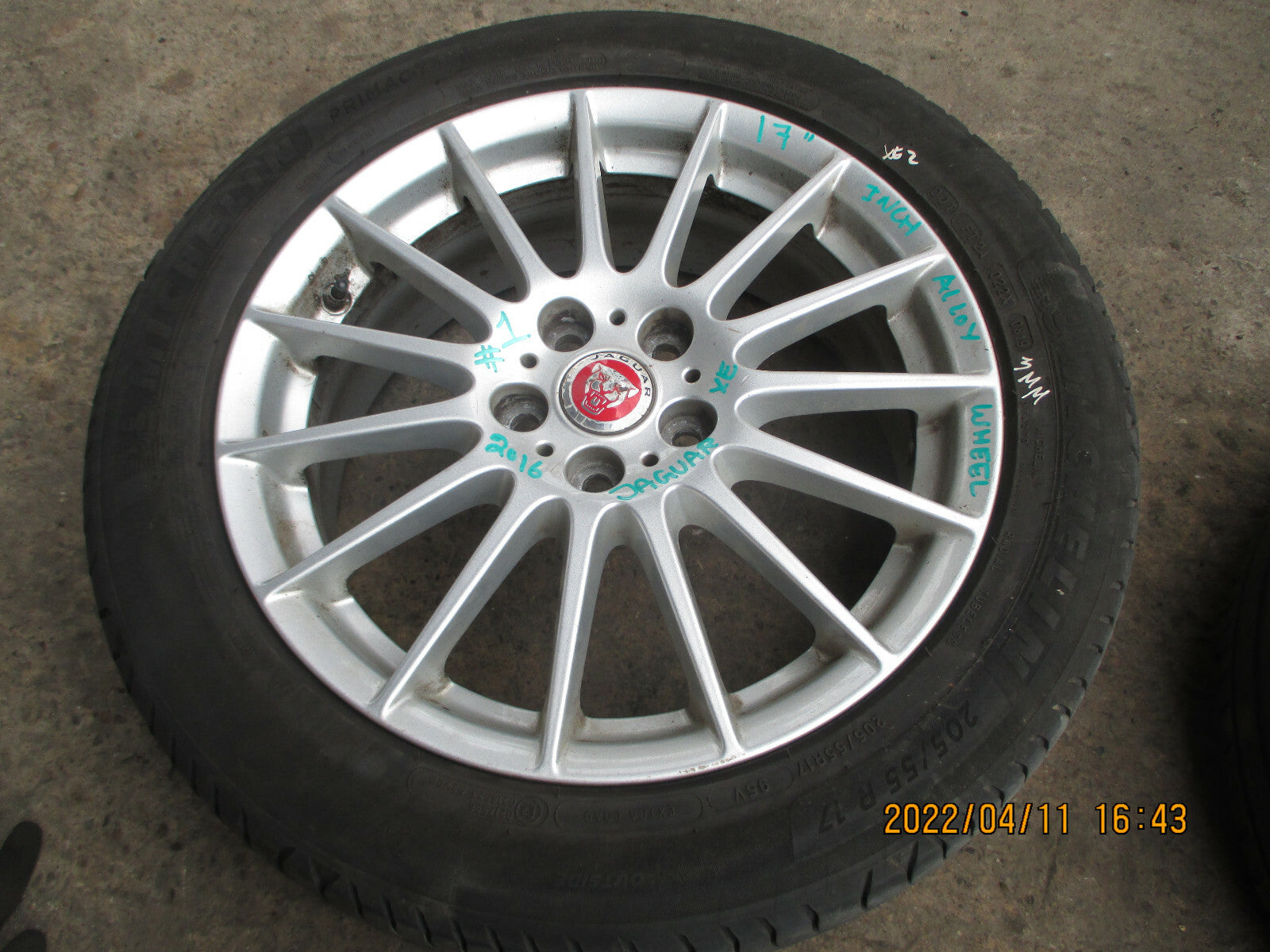 JAGUAR XE 2016 17 INCH SINGLE ALLOY WHEEL WITH TYRE 205/55R17 REF 1