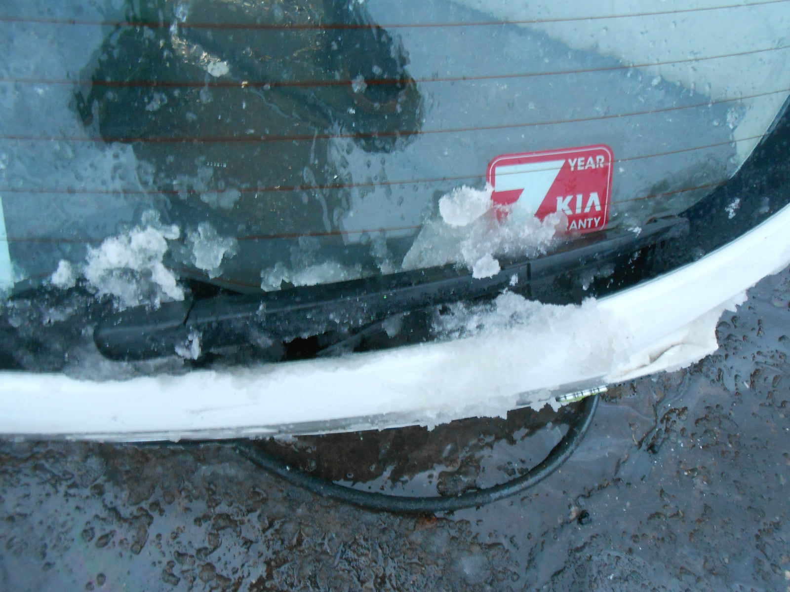 KIA RIO MK3 2014 HATCHBACK BOOTLID TAILGATE WIPER MOTOR GLASS BADGE WHITE